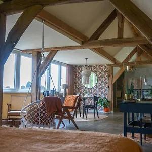 Tweezeven Bed & Breakfast